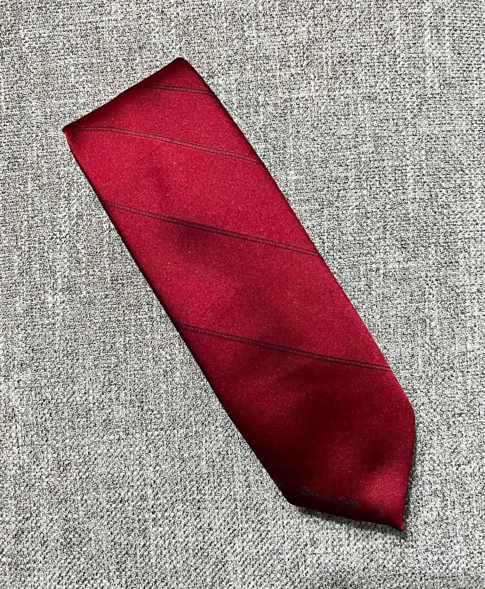 Oscar de la Renta Castner Knott Men's Red Striped Pointed Neck Tie Logo Accent